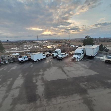 Super 8 By Wyndham Henderson North East Denver Buitenkant foto