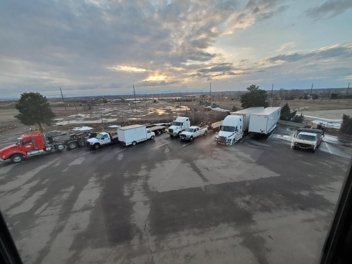 Super 8 By Wyndham Henderson North East Denver Buitenkant foto