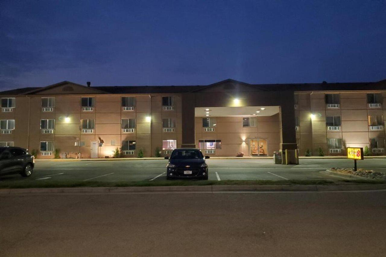 Super 8 By Wyndham Henderson North East Denver Buitenkant foto
