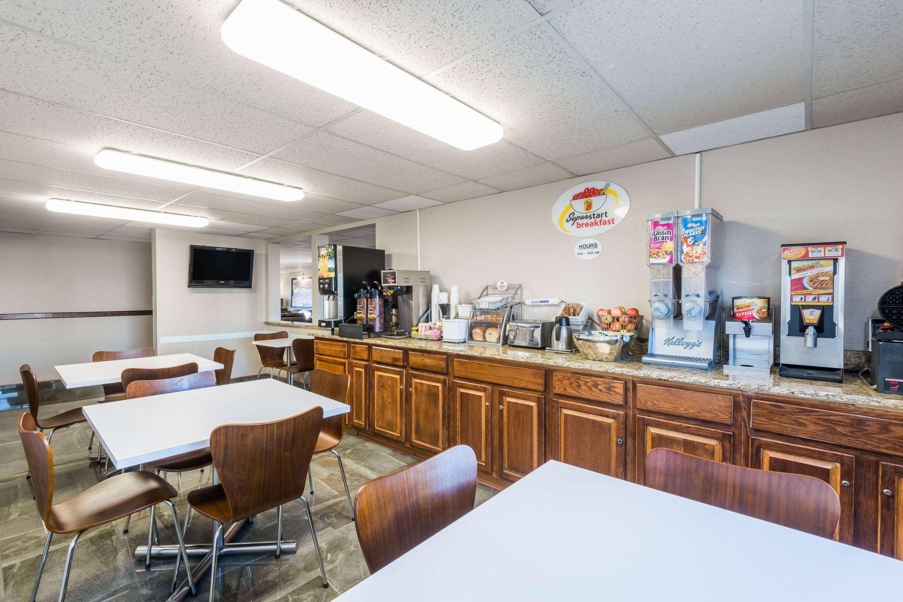 Super 8 By Wyndham Henderson North East Denver Buitenkant foto