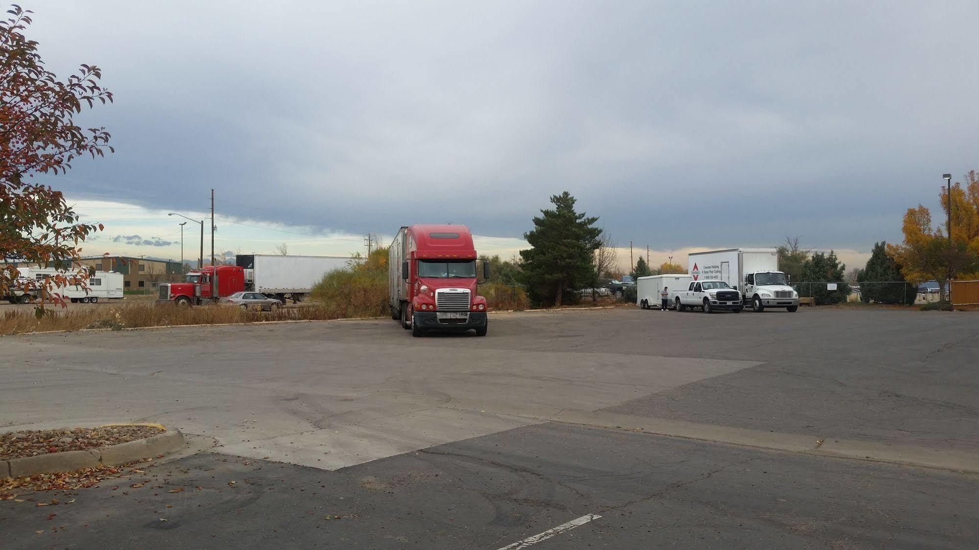 Super 8 By Wyndham Henderson North East Denver Buitenkant foto